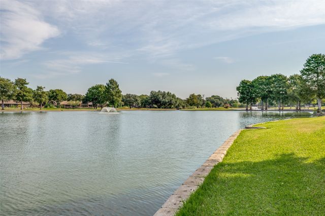 9 Country Lake Drive, Carrollton, TX 75006
