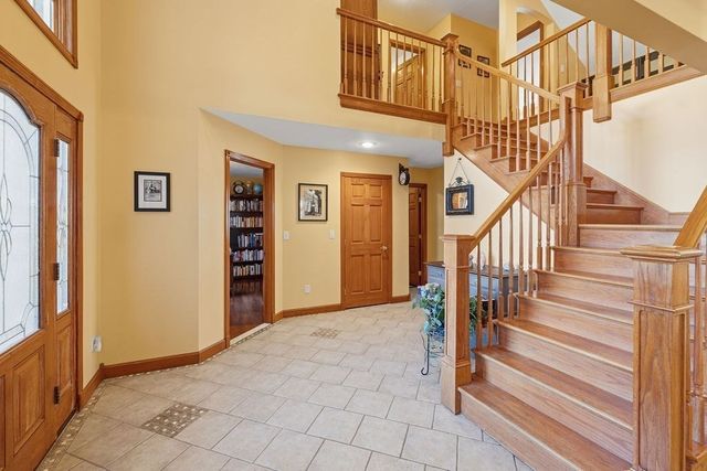 23 Millers Dr, Dartmouth, MA 02747