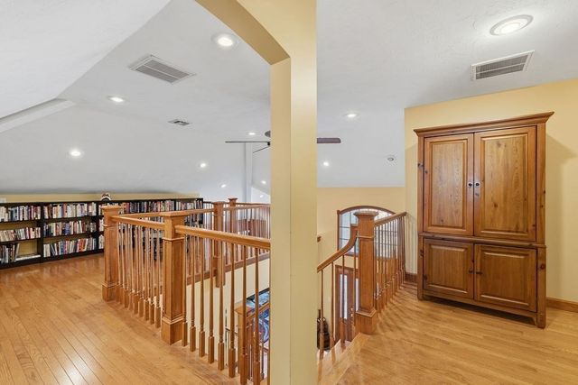 23 Millers Dr, Dartmouth, MA 02747