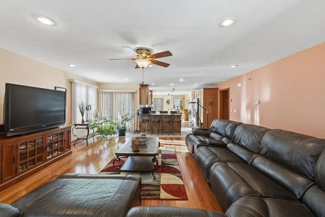 23 Millers Dr, Dartmouth, MA 02747