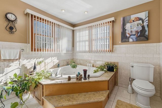 23 Millers Dr, Dartmouth, MA 02747