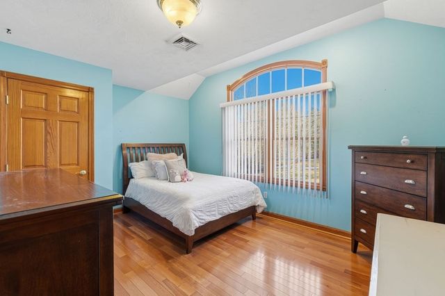 23 Millers Dr, Dartmouth, MA 02747