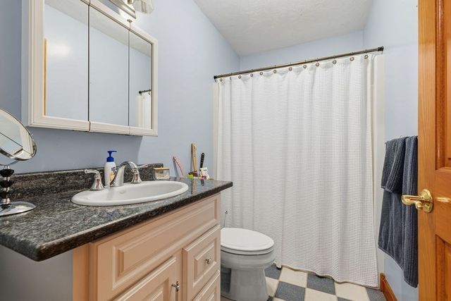 23 Millers Dr, Dartmouth, MA 02747