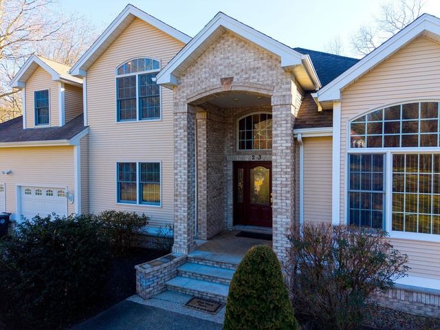 23 Millers Dr, Dartmouth, MA 02747