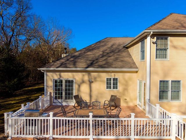 23 Millers Dr, Dartmouth, MA 02747