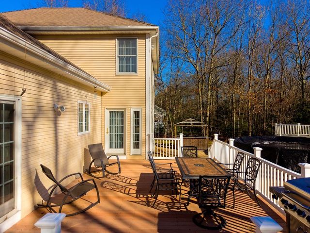 23 Millers Dr, Dartmouth, MA 02747