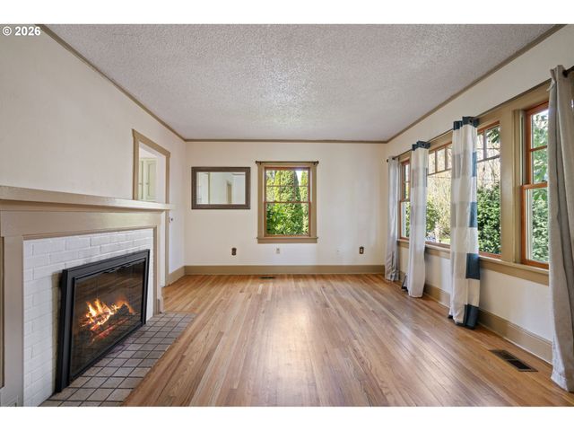 1516 N WINCHELL St, Portland, OR 97217