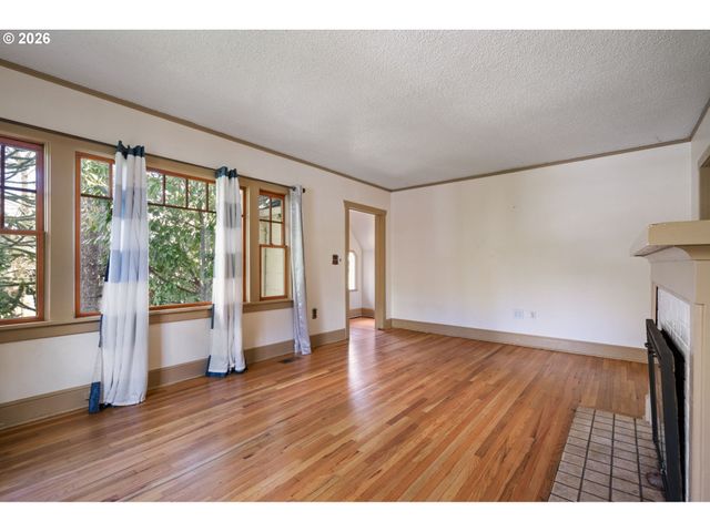 1516 N WINCHELL St, Portland, OR 97217