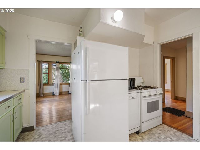 1516 N WINCHELL St, Portland, OR 97217