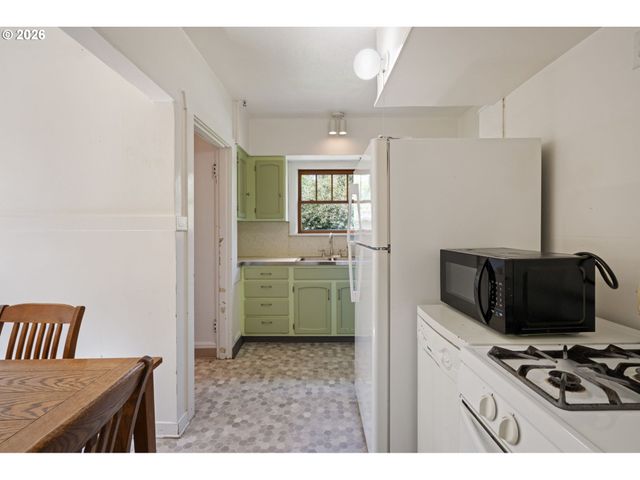 1516 N WINCHELL St, Portland, OR 97217