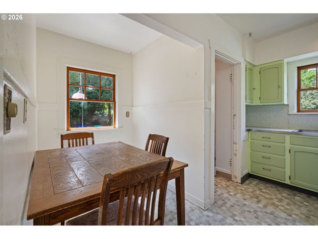 1516 N WINCHELL St, Portland, OR 97217