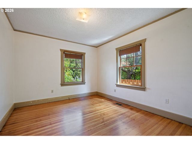 1516 N WINCHELL St, Portland, OR 97217