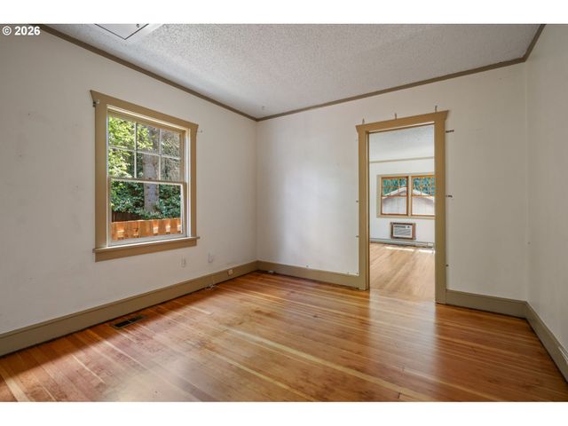 1516 N WINCHELL St, Portland, OR 97217