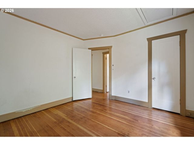 1516 N WINCHELL St, Portland, OR 97217