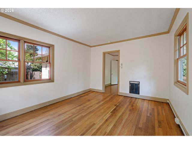 1516 N WINCHELL St, Portland, OR 97217