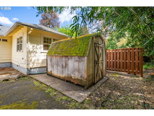 1516 N WINCHELL St, Portland, OR 97217