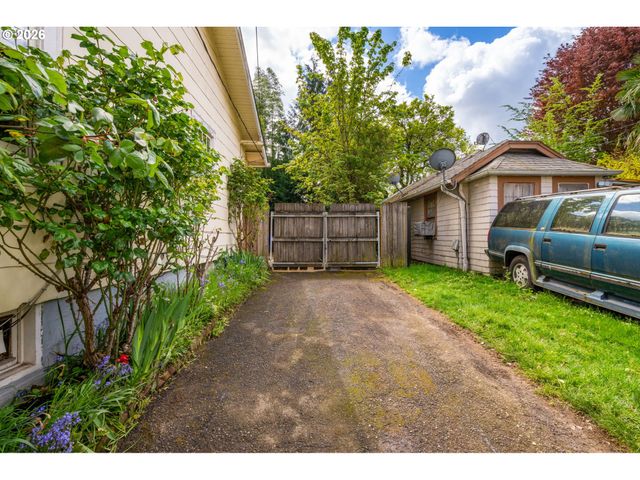 1516 N WINCHELL St, Portland, OR 97217