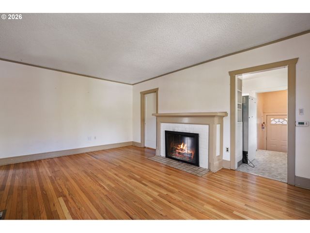 1516 N WINCHELL St, Portland, OR 97217