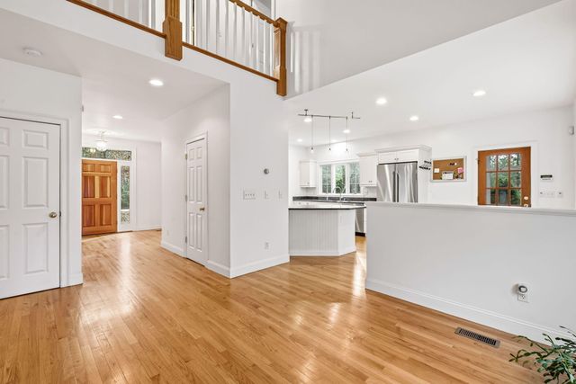 602 Putnam Avenue, Cotuit, MA 02635