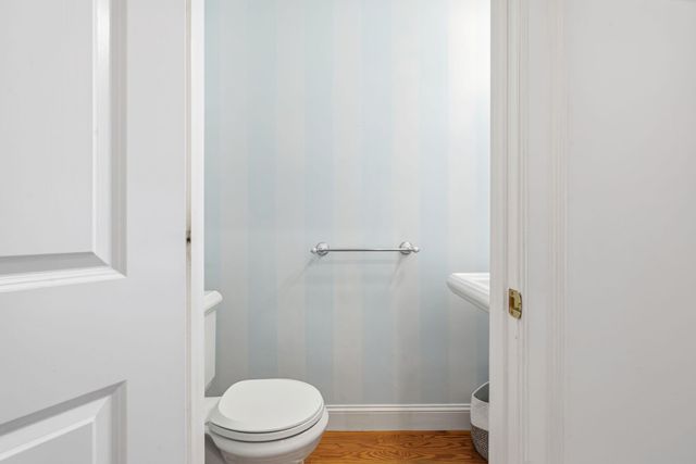 602 Putnam Avenue, Cotuit, MA 02635