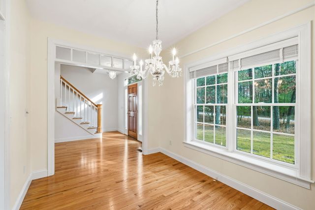 602 Putnam Avenue, Cotuit, MA 02635