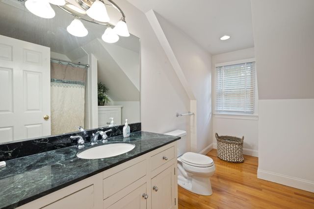 602 Putnam Avenue, Cotuit, MA 02635