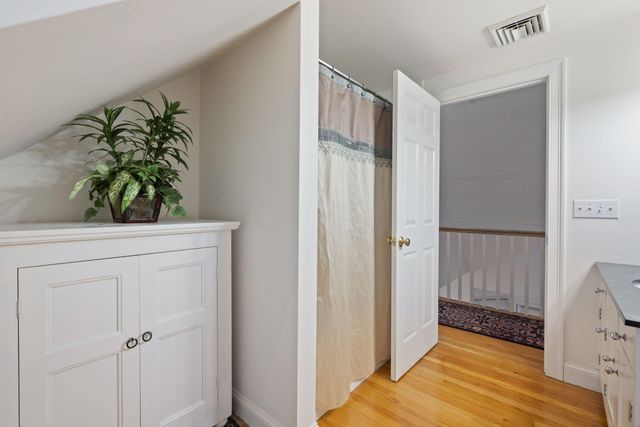 602 Putnam Avenue, Cotuit, MA 02635