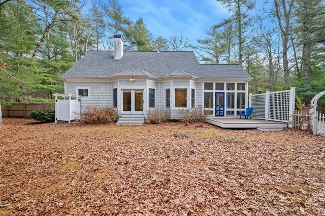 602 Putnam Avenue, Cotuit, MA 02635