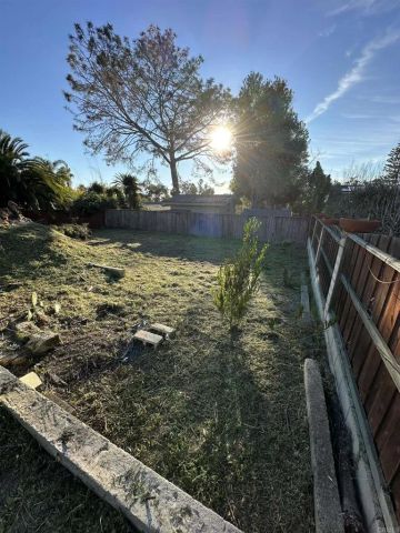 844 Saxony Road, Encinitas, CA 92024