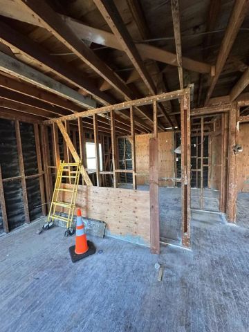 844 Saxony Road, Encinitas, CA 92024