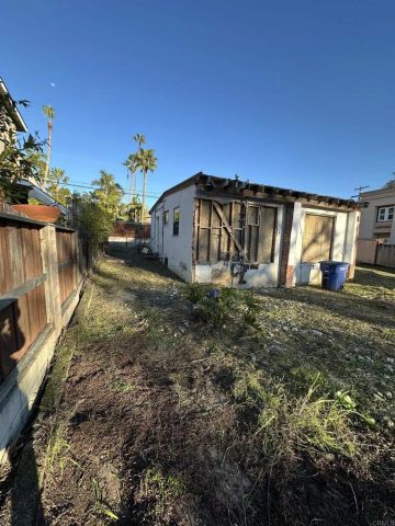 844 Saxony Road, Encinitas, CA 92024