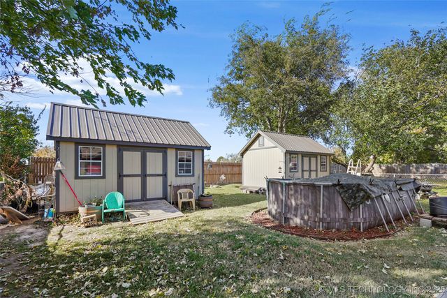 420 S Hickory Place, Broken Arrow, OK 74012