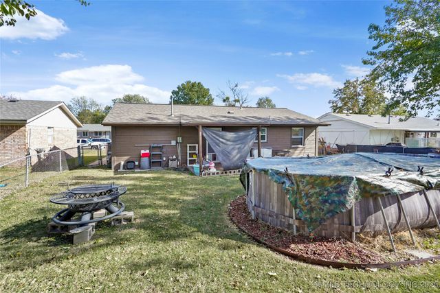 420 S Hickory Place, Broken Arrow, OK 74012