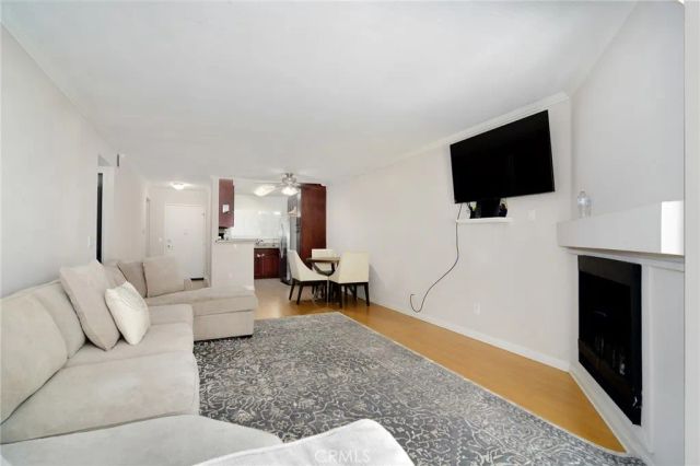 5530 Owensmouth Avenue 123, Woodland Hills, CA 91367