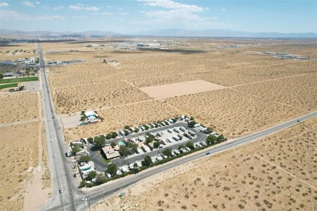 21 Palm, Adelanto, CA 92301
