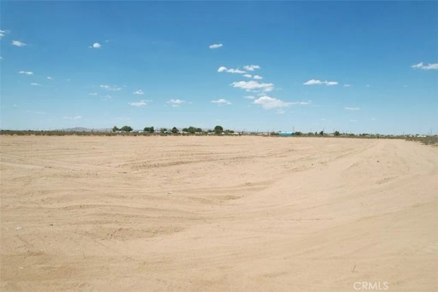 21 Palm, Adelanto, CA 92301