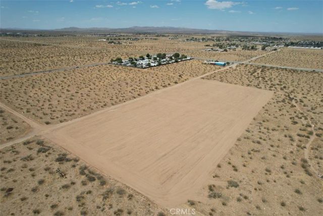 21 Palm, Adelanto, CA 92301