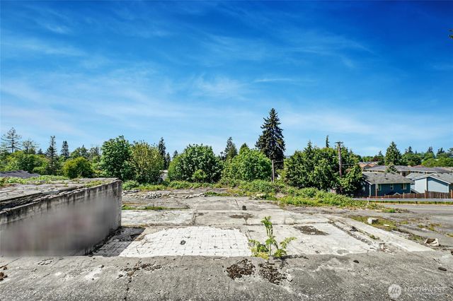 27905 Pacific Highway S, Federal Way, WA 98003