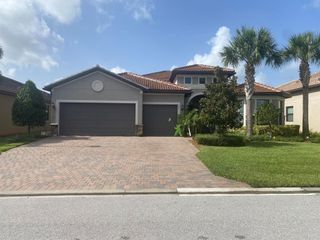 740 SE Villandry Way, Port St Lucie, FL 34984