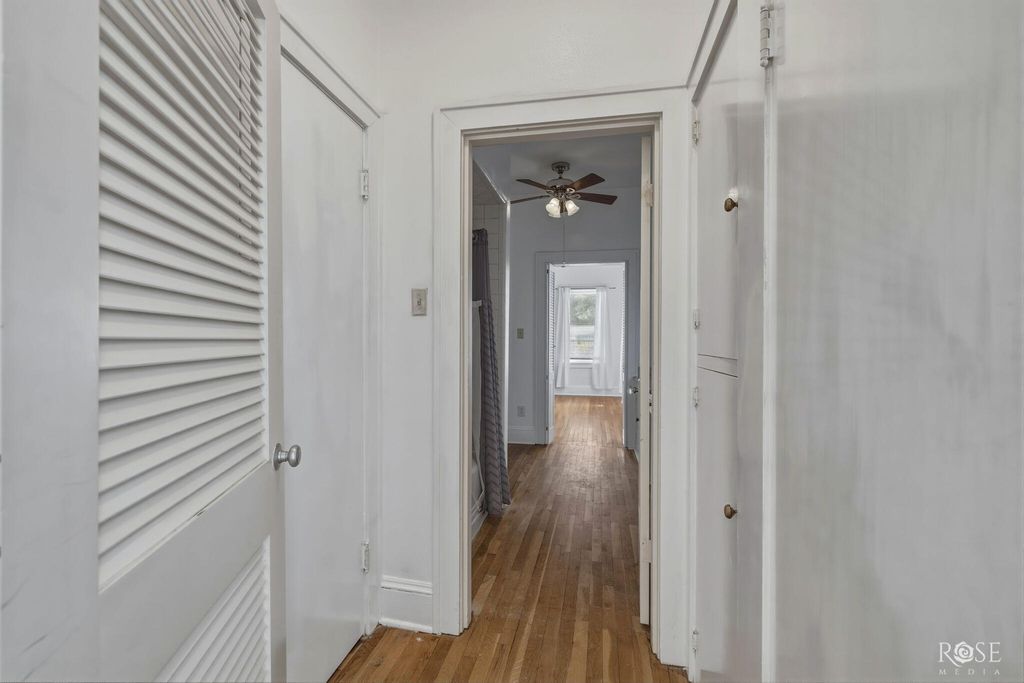 Image 20 of property listing at 404 S Bishop Street, San Angelo, TX 76901
