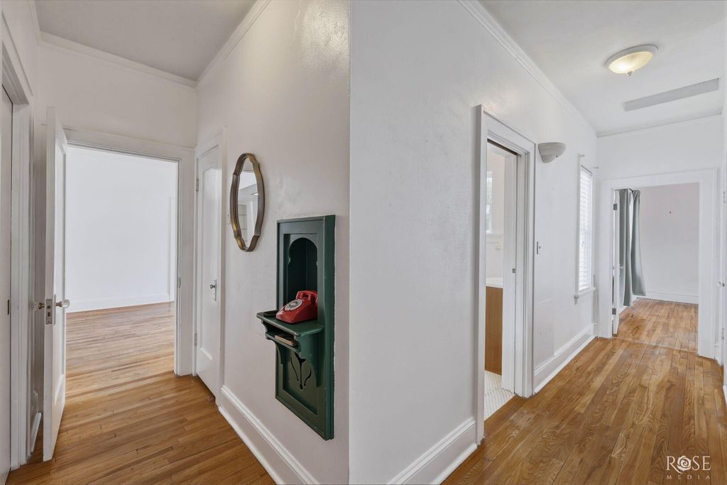 Image 21 of property listing at 404 S Bishop Street, San Angelo, TX 76901