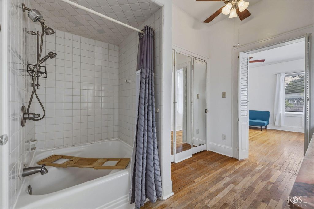 Image 27 of property listing at 404 S Bishop Street, San Angelo, TX 76901