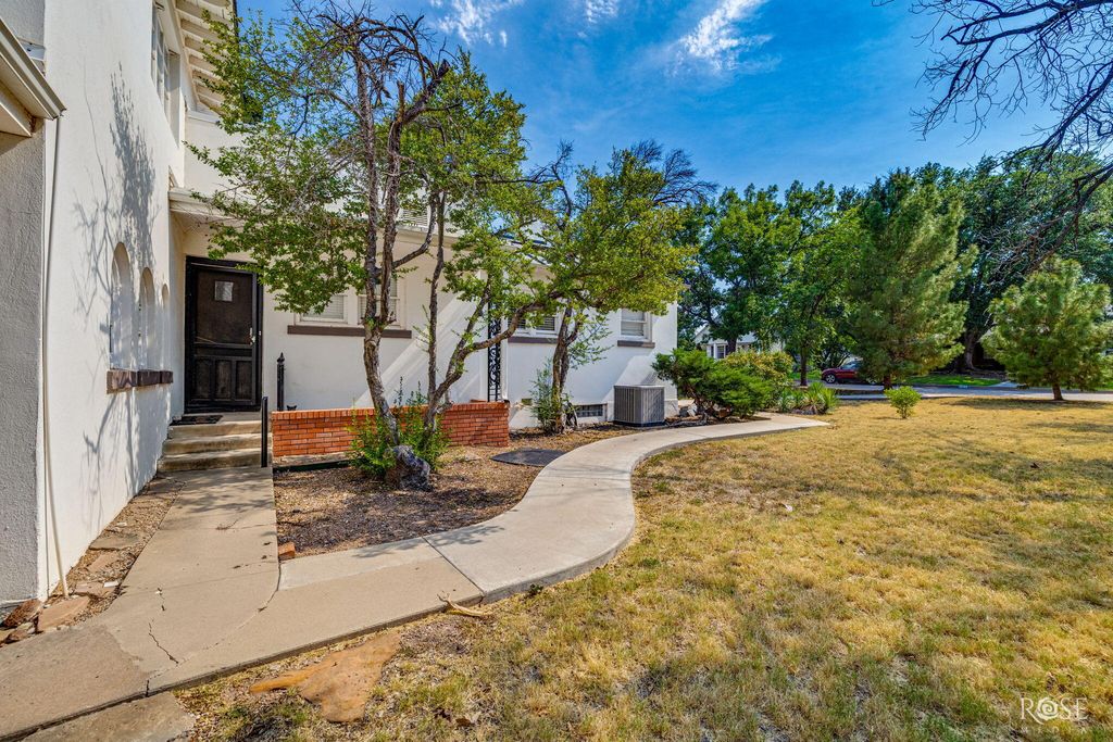 Image 29 of property listing at 404 S Bishop Street, San Angelo, TX 76901