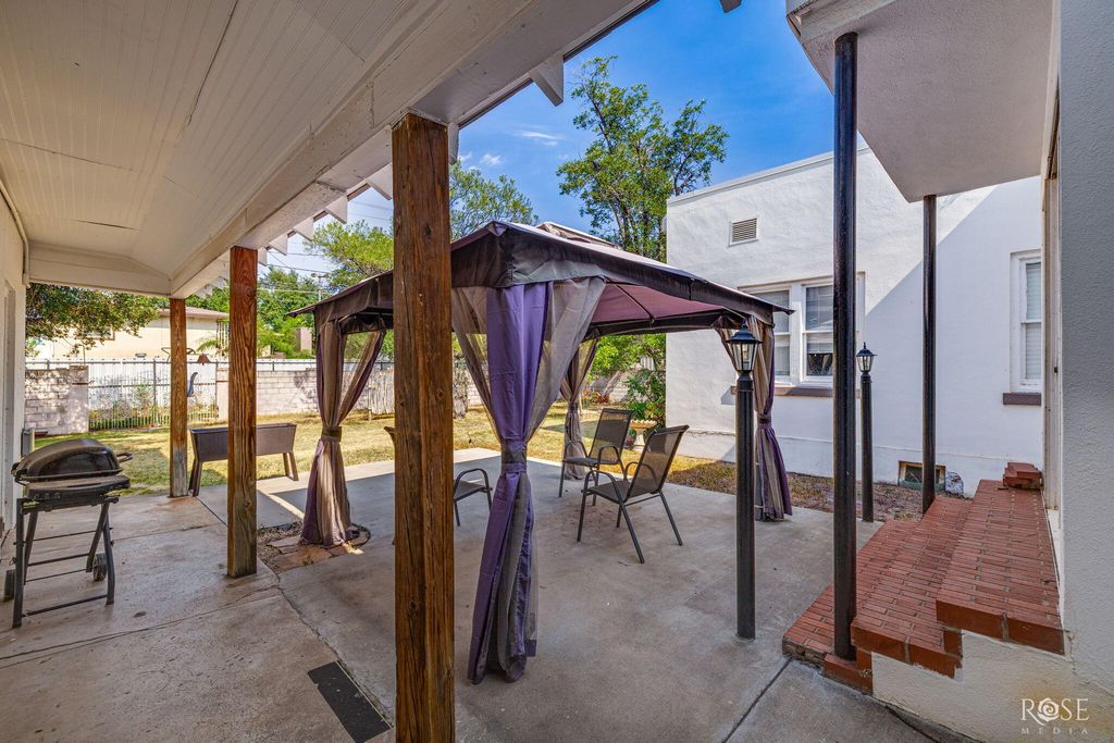 Image 30 of property listing at 404 S Bishop Street, San Angelo, TX 76901
