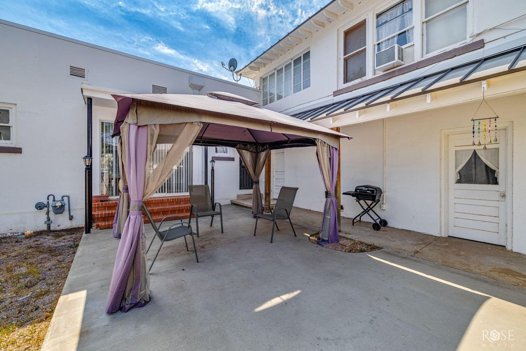Image 31 of property listing at 404 S Bishop Street, San Angelo, TX 76901