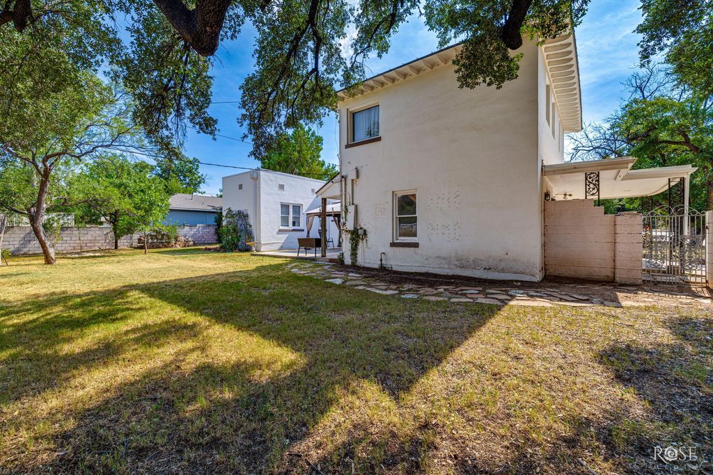 Image 34 of property listing at 404 S Bishop Street, San Angelo, TX 76901