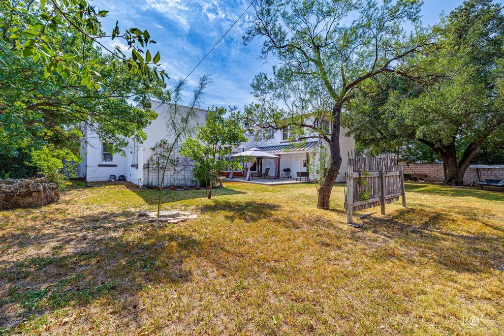 Image 35 of property listing at 404 S Bishop Street, San Angelo, TX 76901