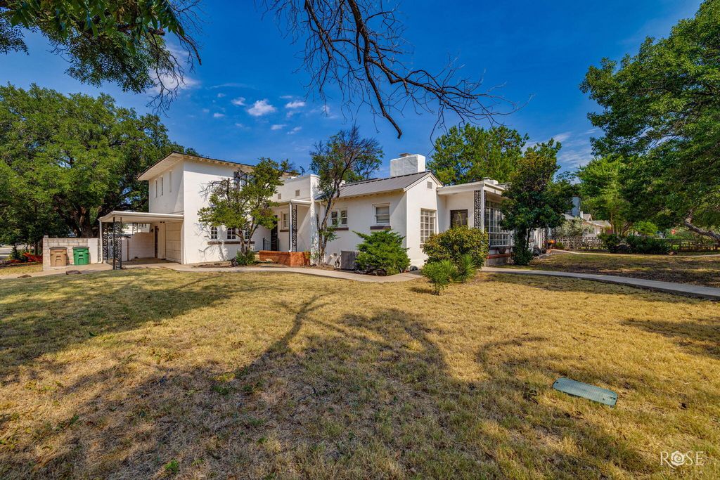 Image 37 of property listing at 404 S Bishop Street, San Angelo, TX 76901