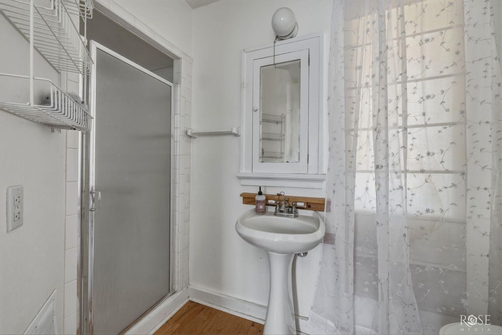 Image 46 of property listing at 404 S Bishop Street, San Angelo, TX 76901