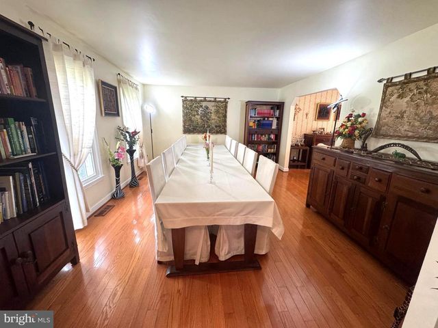 9808 WILDEN LN, Potomac, MD 20854